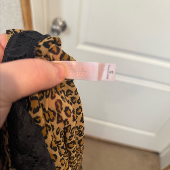 Victoria's Secret Leopard and Black Lace lingerie - Picture 4 of 4